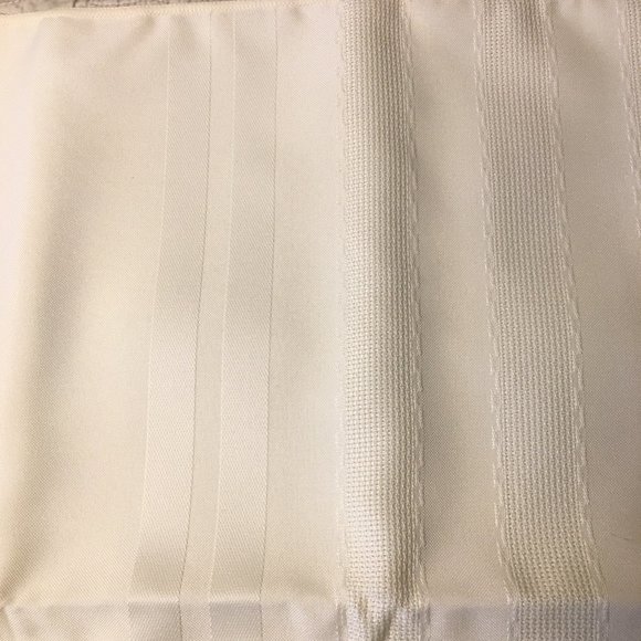 TOWN & COUNTRY LINEN Dinner Napkins NEW! - Picture 5 of 9